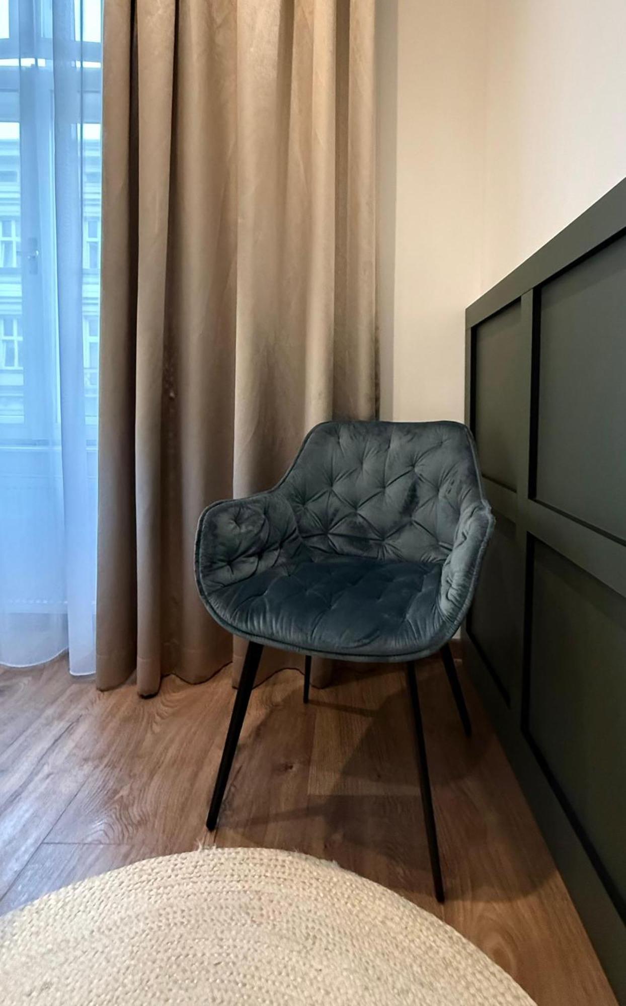 Luxury Kmochova *